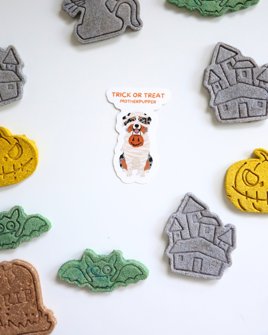 Sticker "Trick or Treat -Motherpupper"